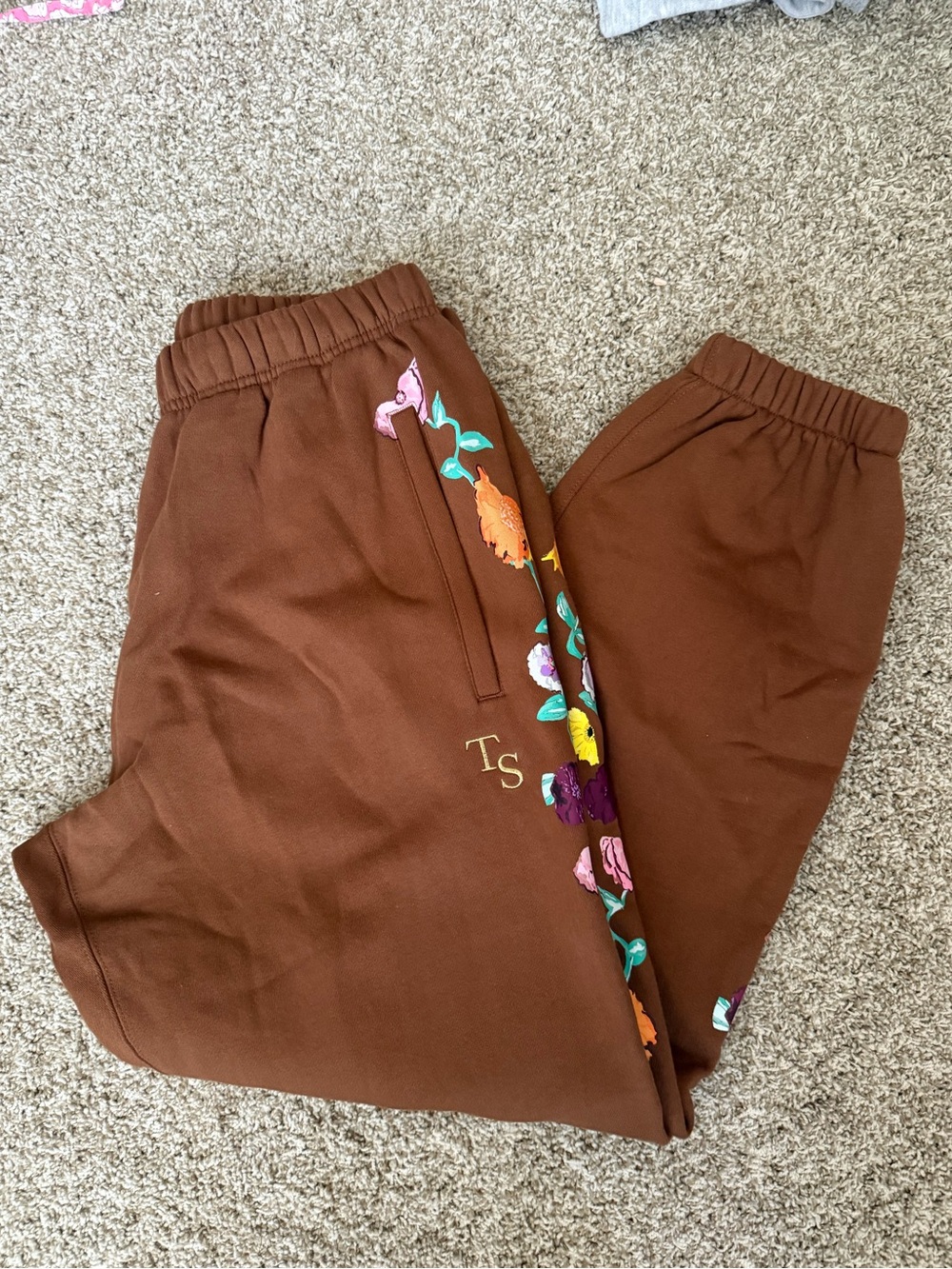 NWT Taylor Swift Brown Floral Surprise Song Piano Sweatpants